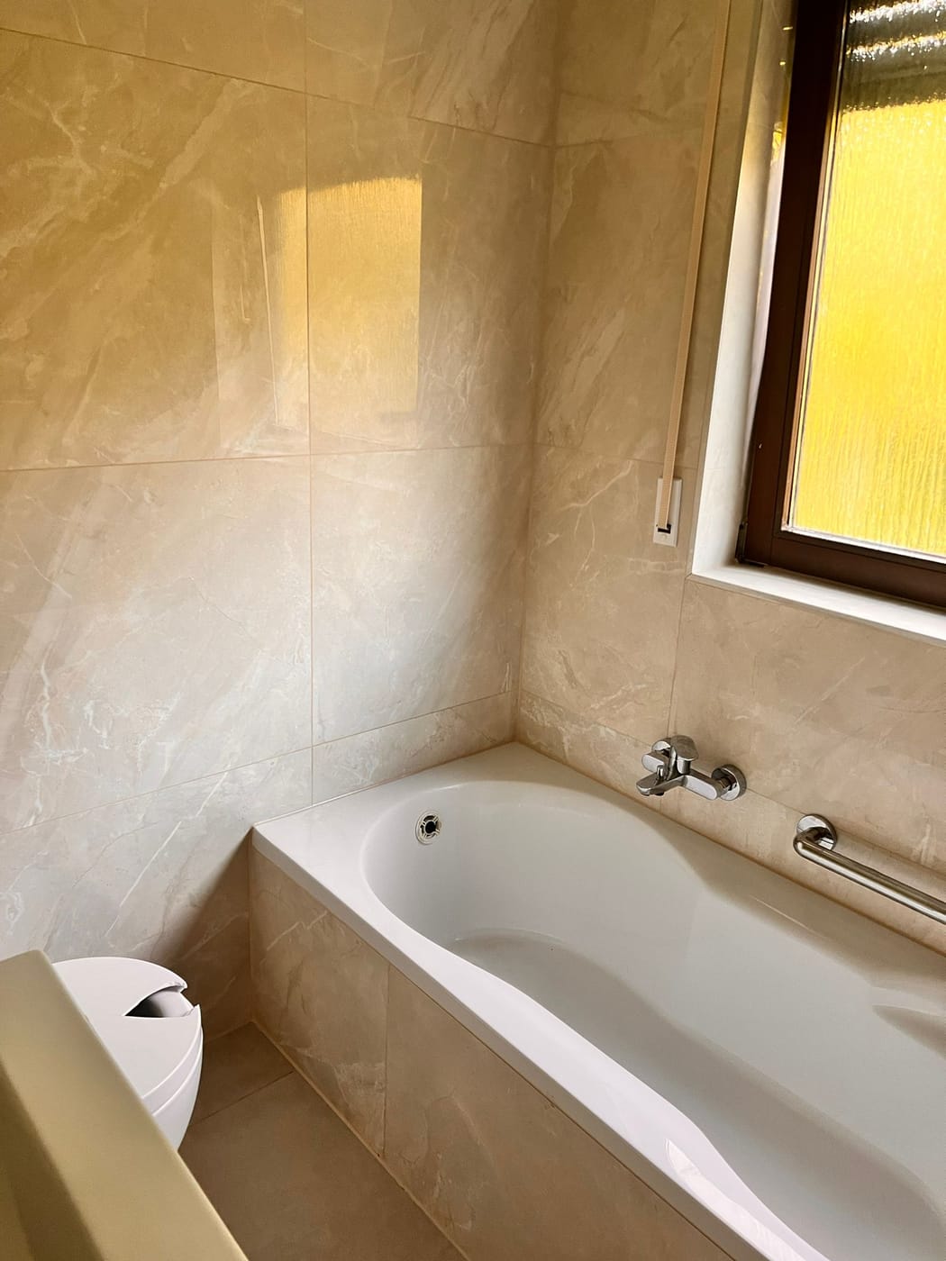 Badewanne im fertigen Bad