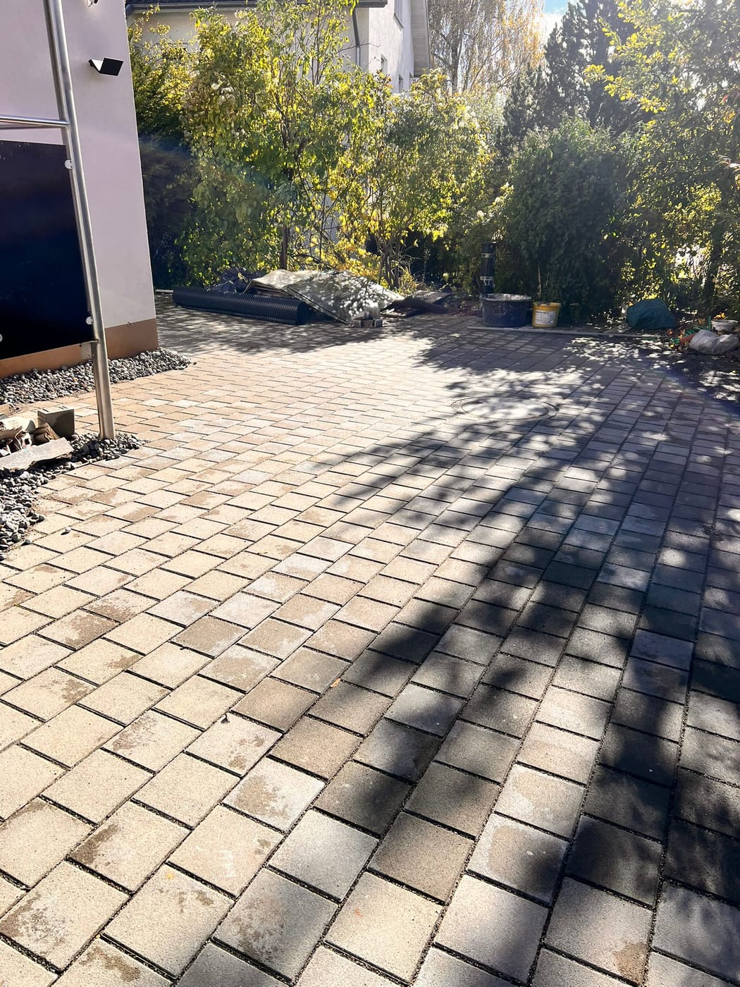 Fertig gepflasterte Terrasse